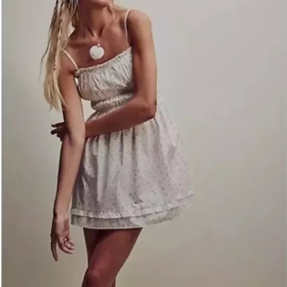 Cream Floral Smocked Dress - Picture 2 of 5